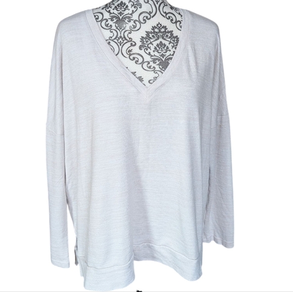 Banana Republic Top Women's L Minimalist Lounge Pilates Luxespun Boxy V-Neck - Picture 2 of 13